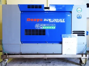 Denyo デンヨー ディーゼル エンジン発電機 DLW-200×2LS アワーメーター 617時間 保証書付 鍵スペアキーあり キャスター付